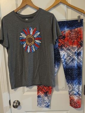Patriotic Sunflower Graphic Tee Leggings Set Fits Adult Small